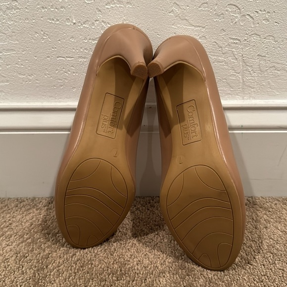 NWT Comfort Plus by Predictions Women's Karma Mid-Heel Round Toe Pump - Size: 7 - Picture 5 of 6